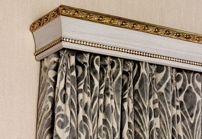 Motley curtain on baguette cornice