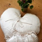 Oreiller coeur blanc comme neige