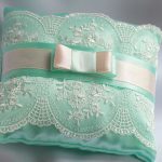 Tampon turquoise avec dentelle blanche pour bagues
