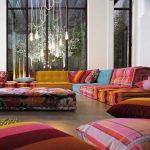 Grands coussins de sol pour un salon oriental