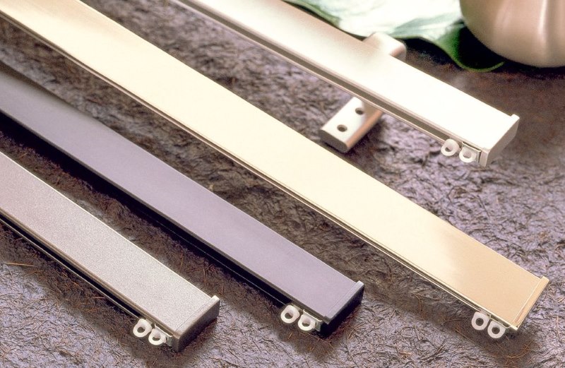 Single row eaves of different colors