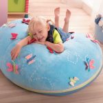 Coussin de sol pour enfants avec des papillons