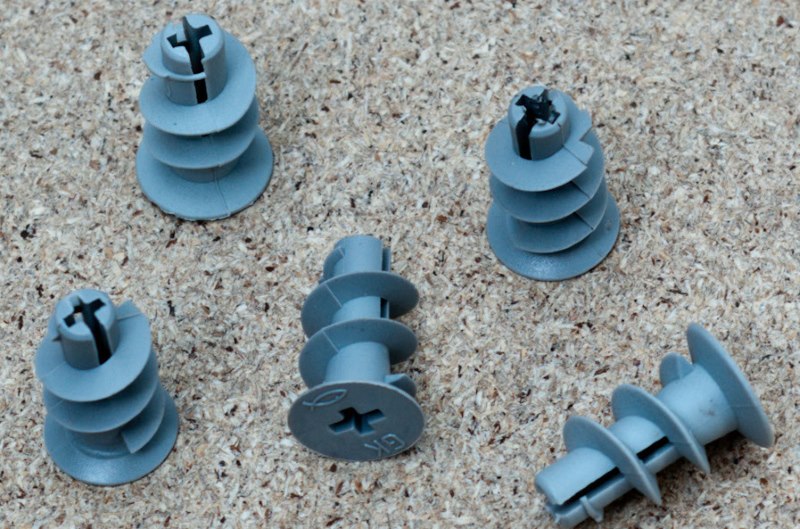 Plastic dowels Driva with a blunt tip