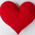 Oreiller coeur polaire rouge