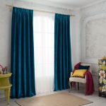 Rideaux de velours bleu foncé