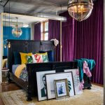 Lit en bois massif avec garniture noire