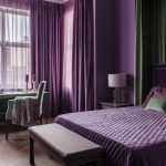Color morado en el interior de la habitación de las mujeres.