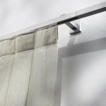 Single-row cornice with lightweight curtain
