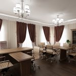 Rideaux marron aux fenêtres du bureau