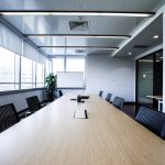 Table longue pour la négociation