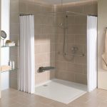 Footrest in the shower