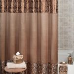 Heavy curtain in the bathroom