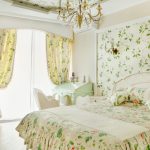 Doux rideaux dans la chambre des femmes