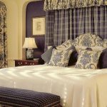 Taies d'oreiller sur des oreillers dans la chambre