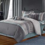 Textiles gris dans la conception de la chambre