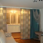 Rideaux coulissants en tissu sur le cadre