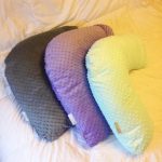 Oreillers en peluche en forme de L pour l'alimentation