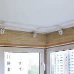 Befestigung der flexiblen Traufe an den Fenstern der Loggia