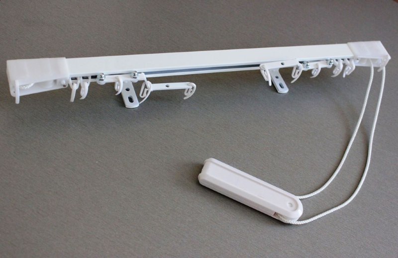 Manual eaves