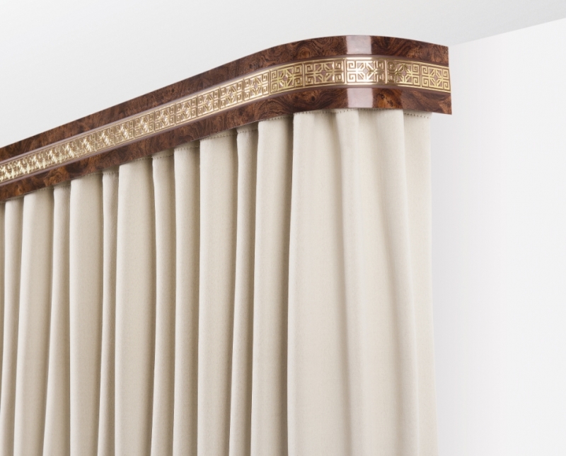 Eaves with baguette for heavy curtains