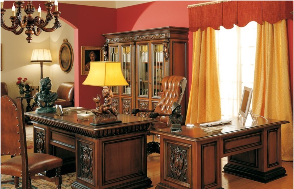 Mobilier en bois massif dans le bureau du directeur