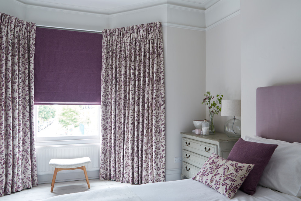 La exitosa combinación de textiles en el interior del dormitorio.