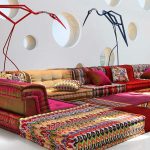 Chambre de style oriental avec coussins de sol