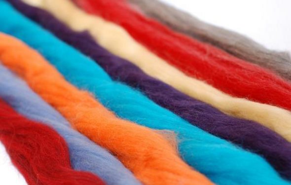Ruban peigné de couleur
