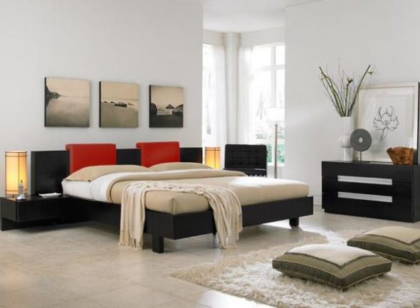 Beaux coussins de sol dans la chambre