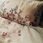 Beaux coussins pour les mains avec broderie de Provence