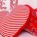 Belle oreiller coeurs avec des images
