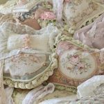 Belle oreillers d'olive de différentes formes et avec différents modèles