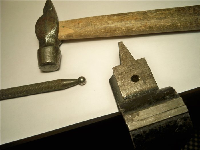 Lieu de travail pour l'installation des oeillets