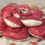 Coussin rose volume fait main