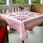Nappe simple pour une table sur la véranda