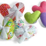 Coussins de coeur multicolores