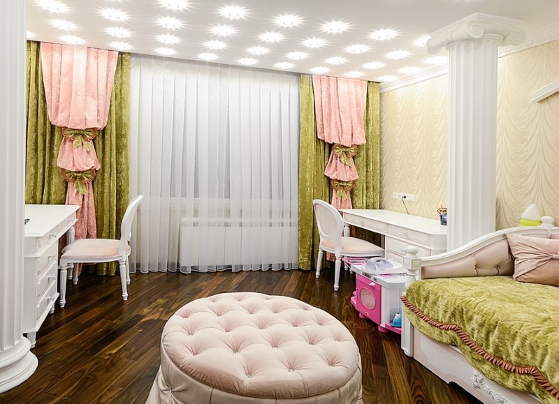 Intérieur de chambre d'enfant classique
