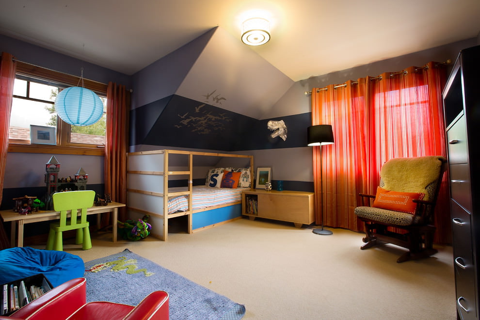 Tulle rouge à l'intérieur de la chambre des enfants