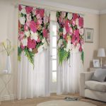 Fleurs lumineuses sur le haut du tulle