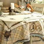 Option de nappe pour l'appartement d'un homme