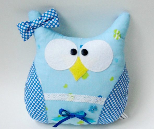 Hibou drôle et lumineux