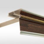 Corniche en aluminium pour mur