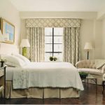Pelmet blanc-vert pour chambre claire