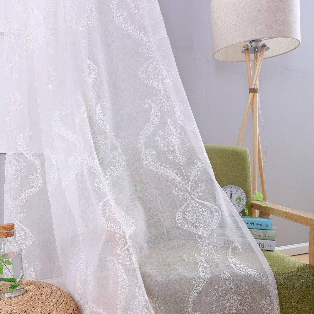 Rideau en tulle blanc