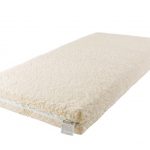 Matelas pour enfants avec une couverture en éponge avec une bande élastique
