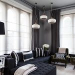 Lampes suspendues au plafond dans le salon