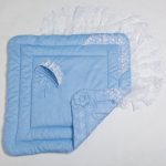 Enveloppe à carreaux matelassée bleue à la déclaration