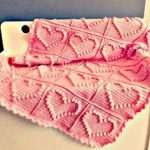 Belle couverture avec des coeurs en rose