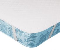 Matelas sur l'élastique aux coins