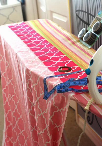 Glue the grommet to the inside of the fold.